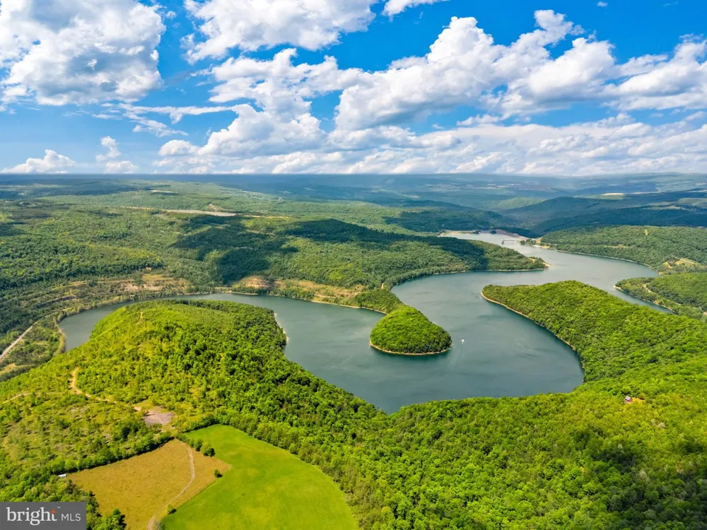 820 SHADYSIDE ROAD Elk Garden, WV 26717