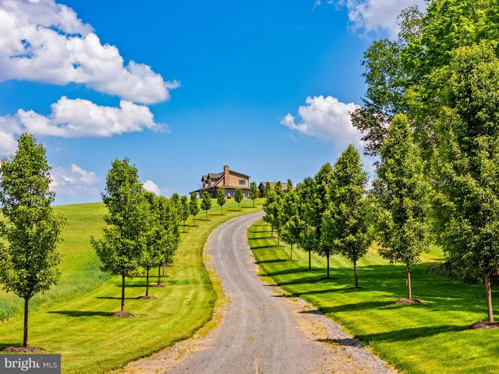 820 SHADYSIDE ROAD Elk Garden, WV 26717