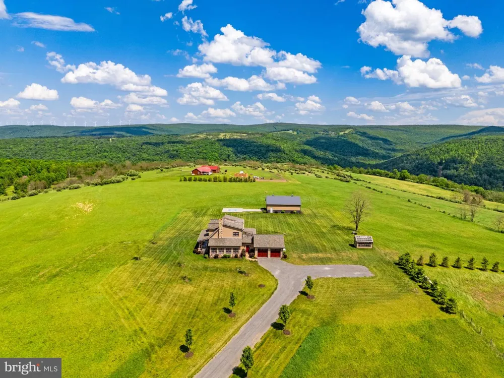 820 SHADYSIDE ROAD Elk Garden, WV 26717