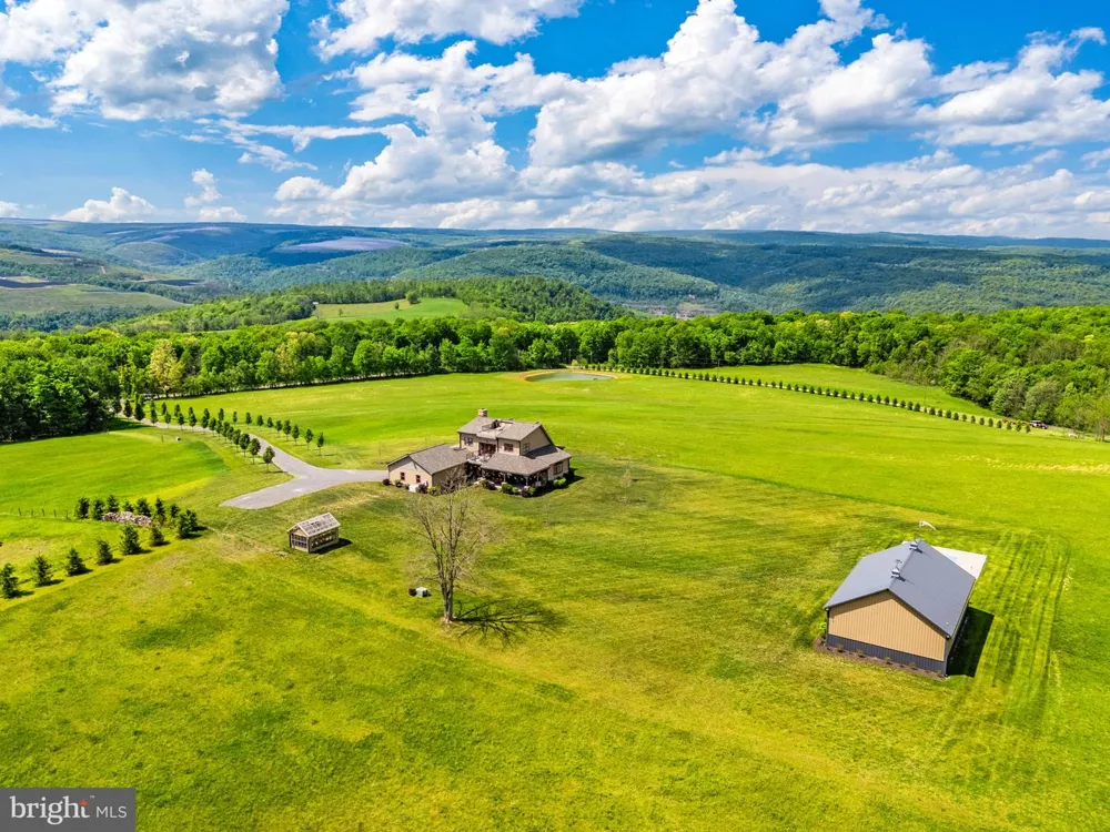 820 SHADYSIDE ROAD Elk Garden, WV 26717