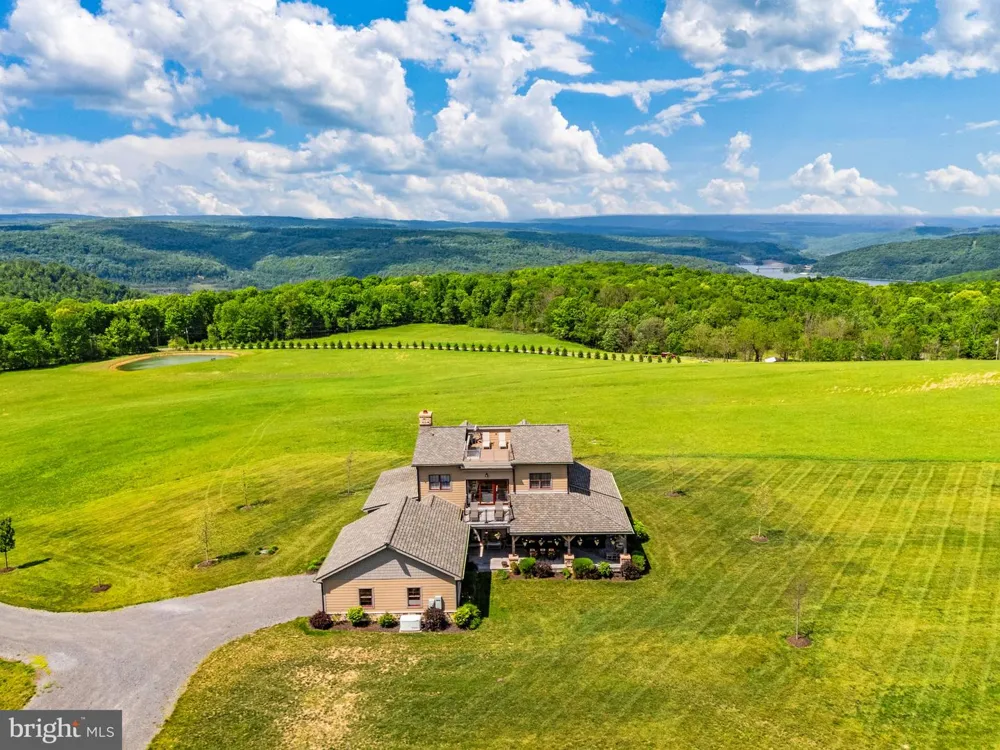 820 SHADYSIDE ROAD Elk Garden, WV 26717