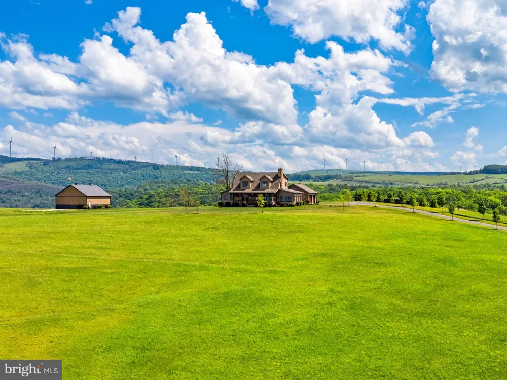 820 SHADYSIDE ROAD Elk Garden, WV 26717