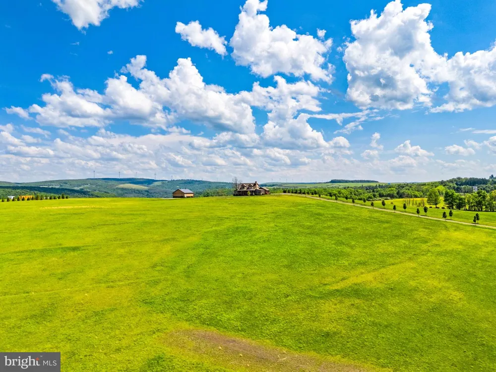 820 SHADYSIDE ROAD Elk Garden, WV 26717