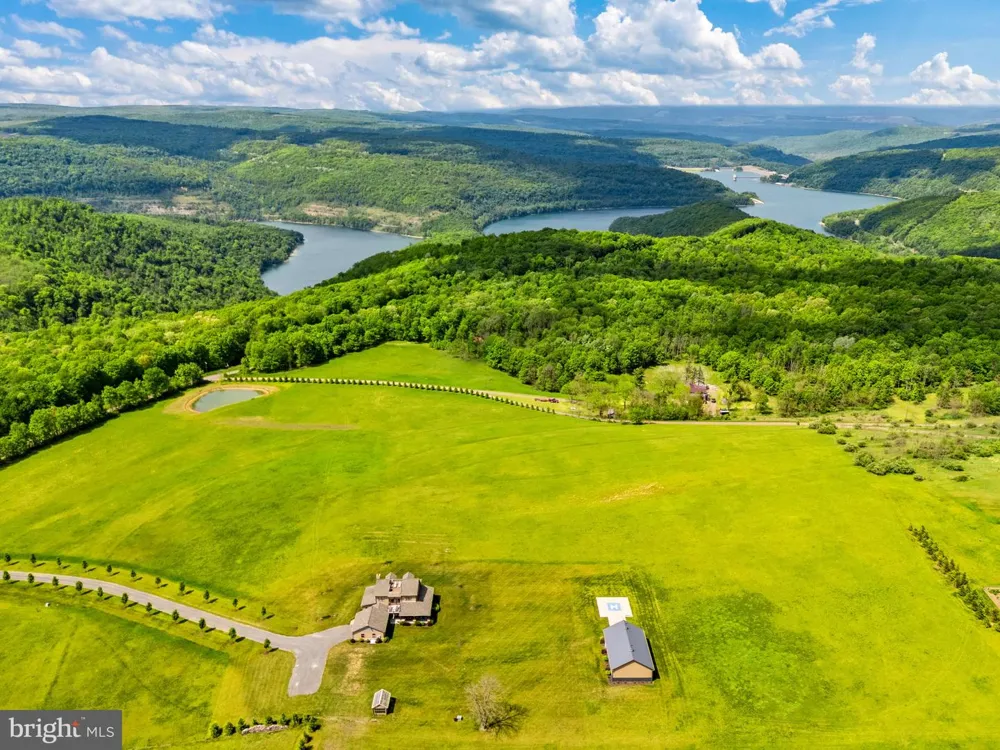 820 SHADYSIDE ROAD Elk Garden, WV 26717
