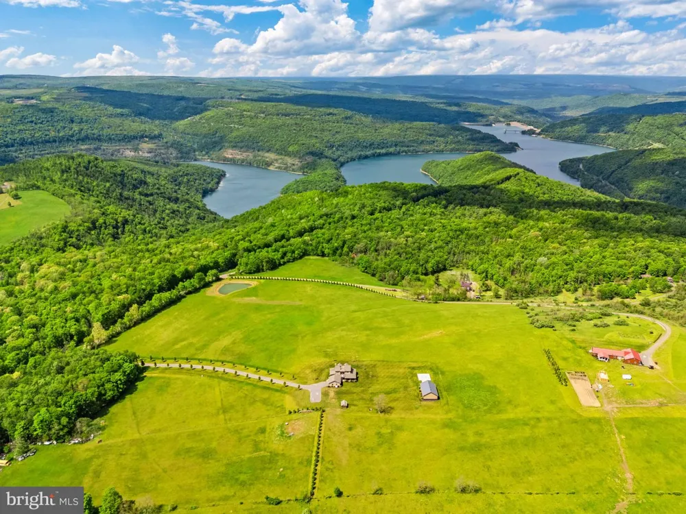 820 SHADYSIDE ROAD Elk Garden, WV 26717