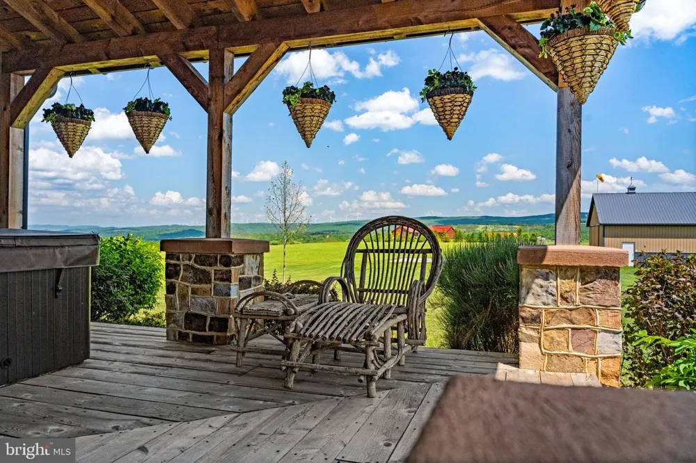 820 SHADYSIDE ROAD Elk Garden, WV 26717