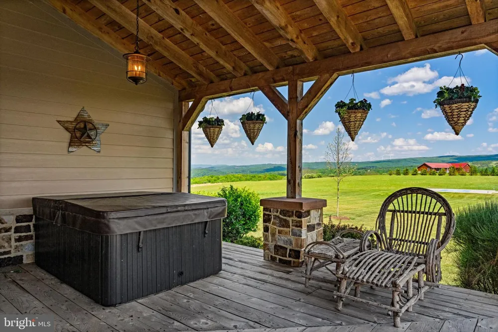 820 SHADYSIDE ROAD Elk Garden, WV 26717