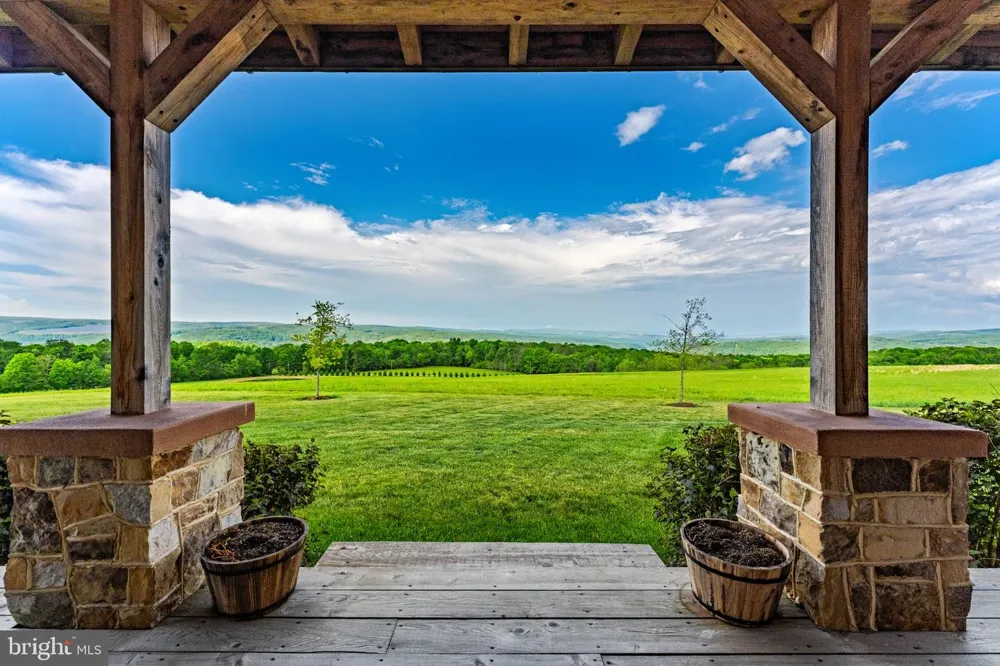 820 SHADYSIDE ROAD Elk Garden, WV 26717