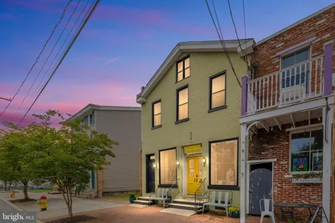 38 CLINTON STREET