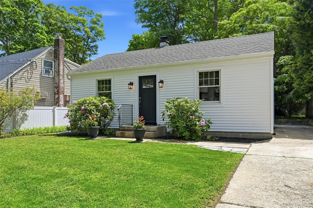 192 Iceland Drive South Huntington, NY 11746