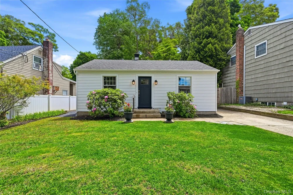 192 Iceland Drive South Huntington, NY 11746