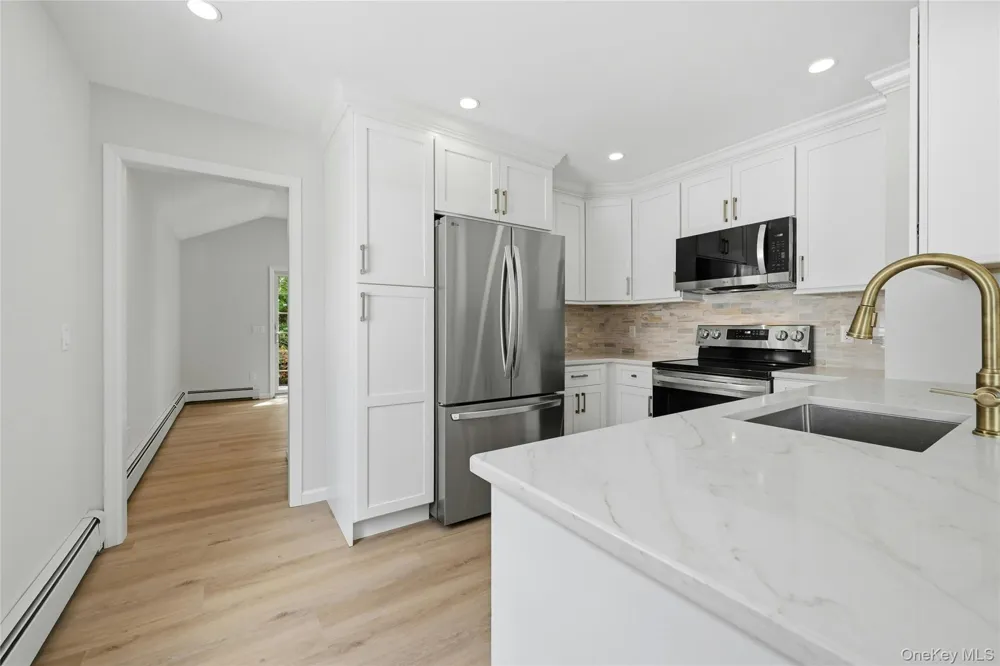 192 Iceland Drive South Huntington, NY 11746