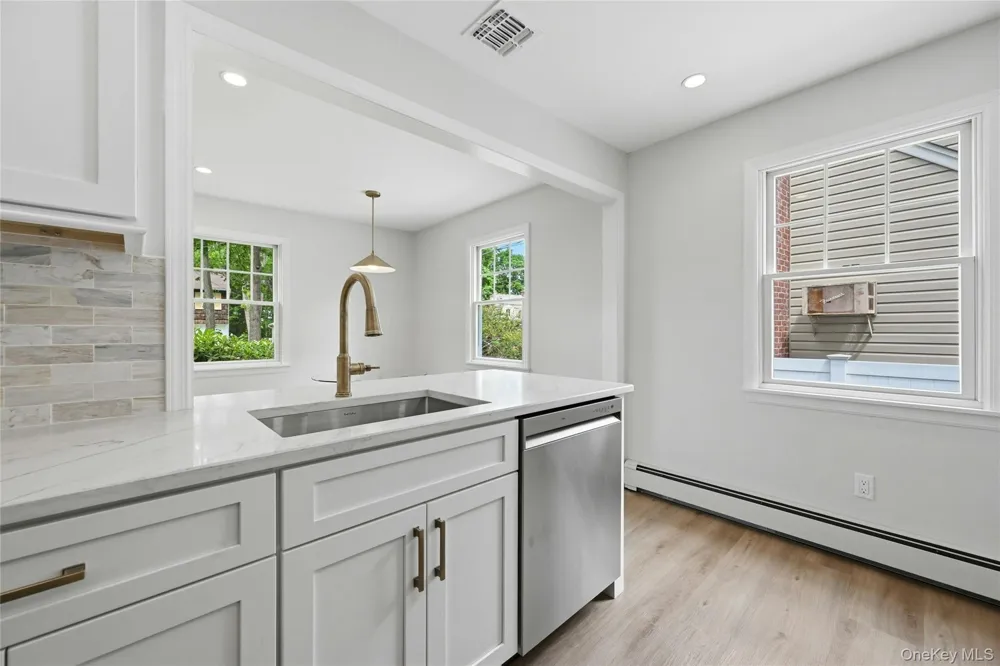 192 Iceland Drive South Huntington, NY 11746