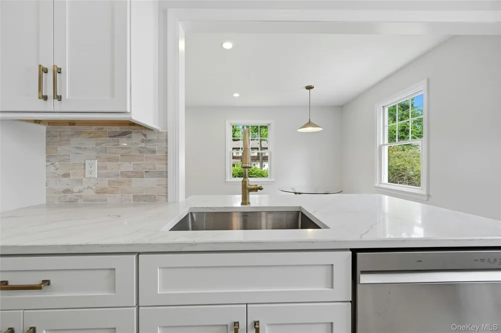 192 Iceland Drive South Huntington, NY 11746