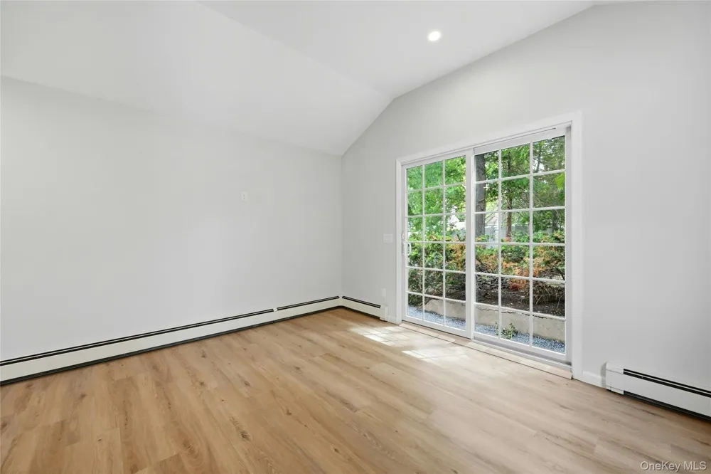 192 Iceland Drive South Huntington, NY 11746