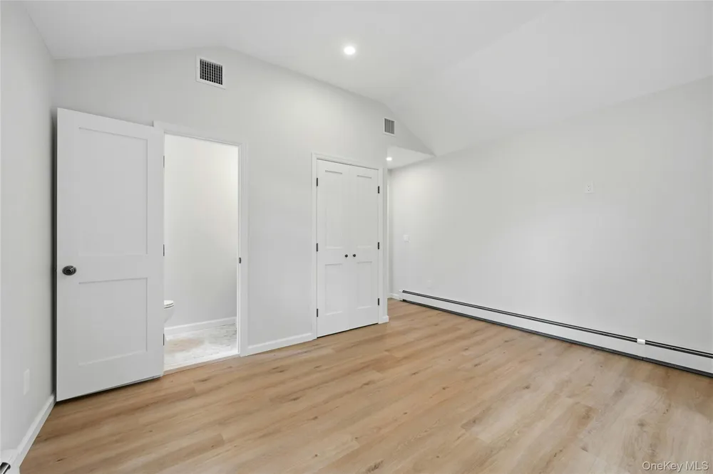 192 Iceland Drive South Huntington, NY 11746