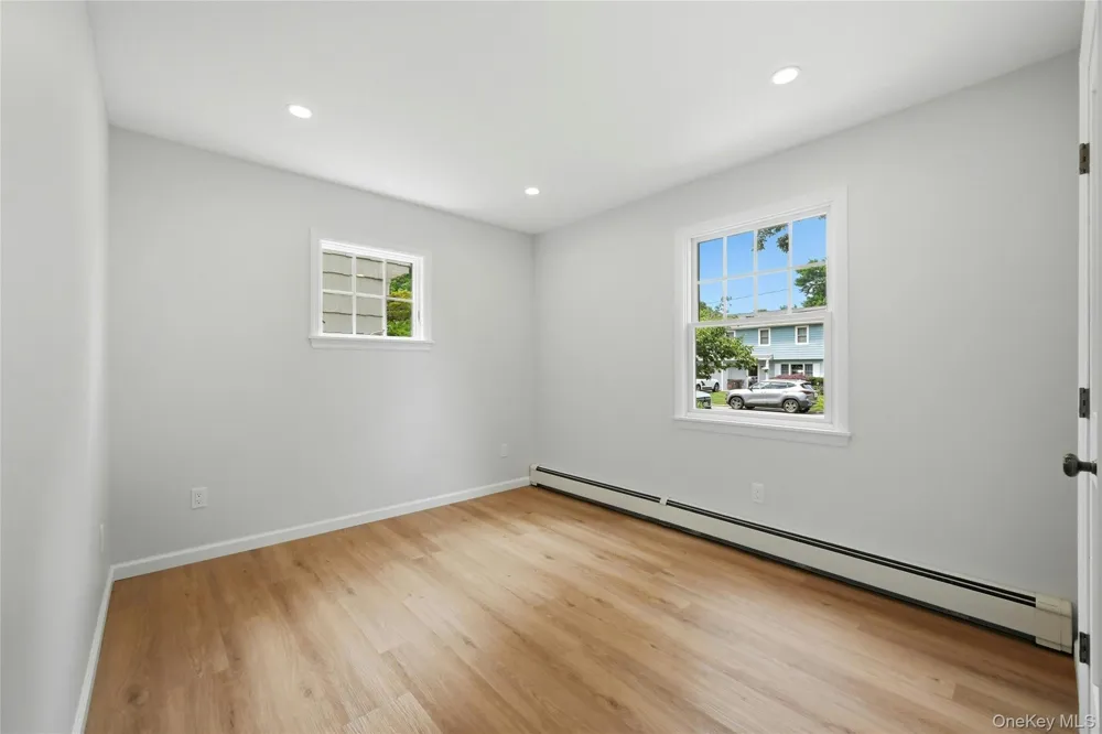 192 Iceland Drive South Huntington, NY 11746