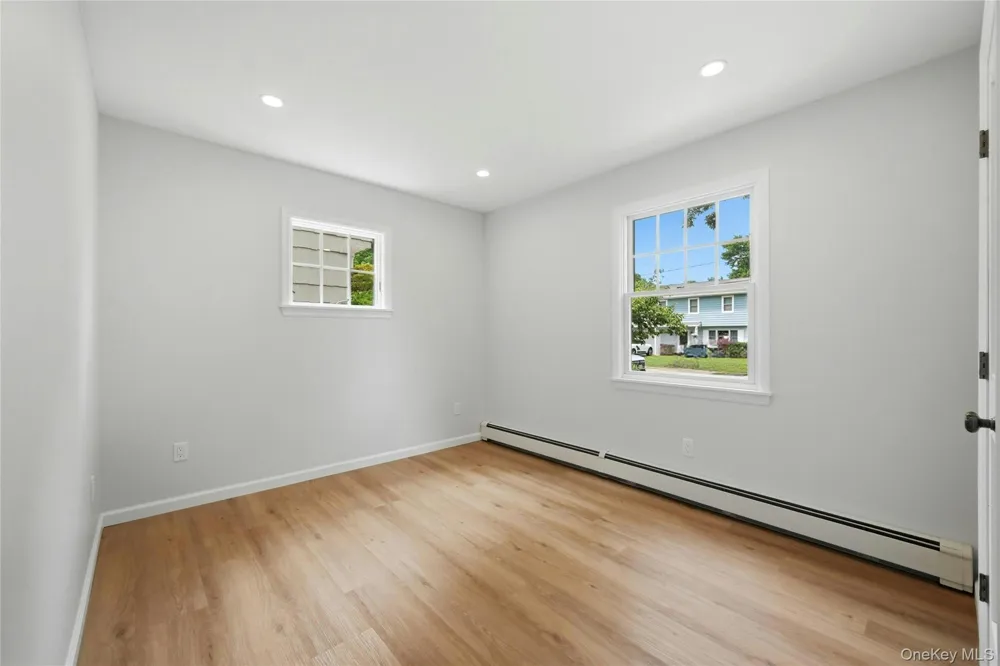 192 Iceland Drive South Huntington, NY 11746