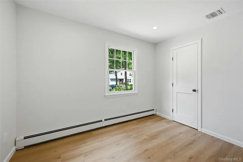 192 Iceland Drive South Huntington, NY 11746