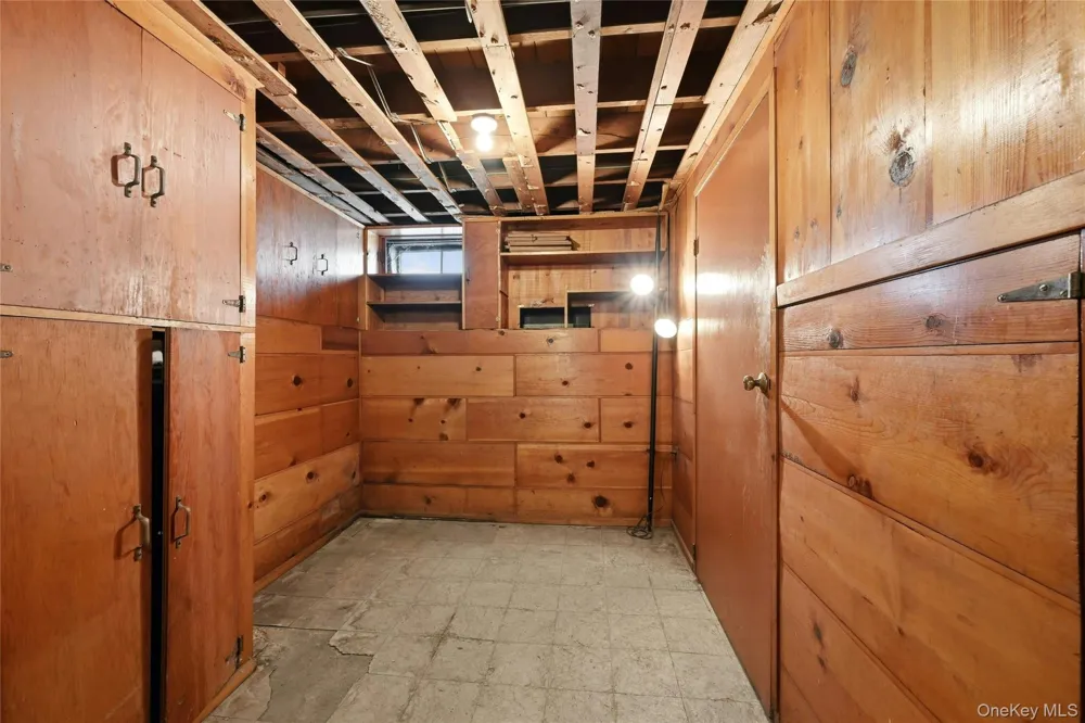 192 Iceland Drive South Huntington, NY 11746