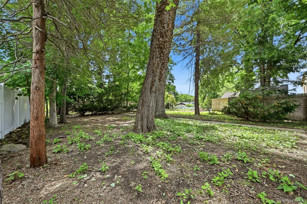 192 Iceland Drive South Huntington, NY 11746