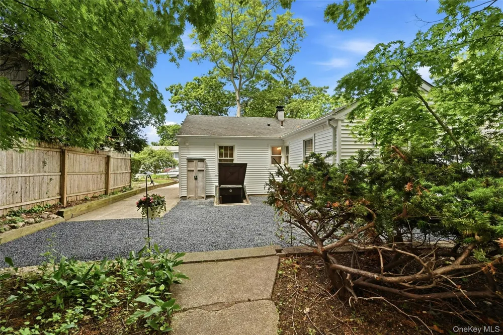 192 Iceland Drive South Huntington, NY 11746