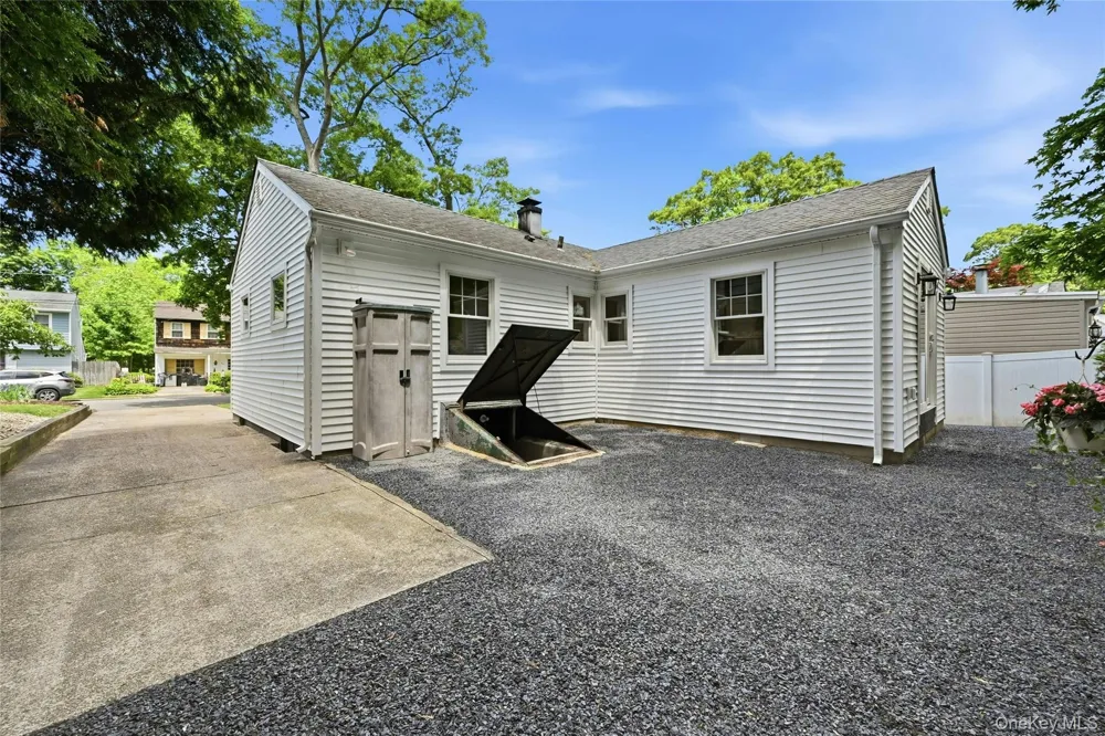 192 Iceland Drive South Huntington, NY 11746