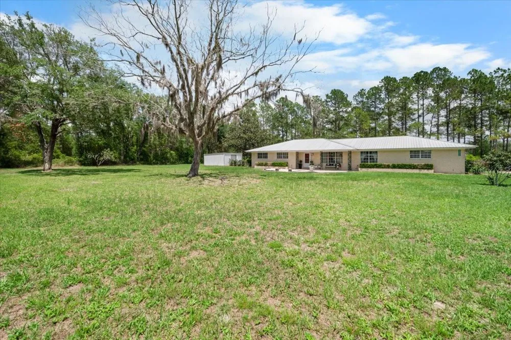 7422 S COUNTY ROAD 231 Lake Butler, FL 32054