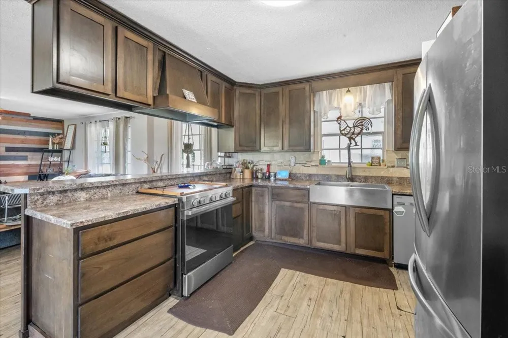 7422 S COUNTY ROAD 231 Lake Butler, FL 32054