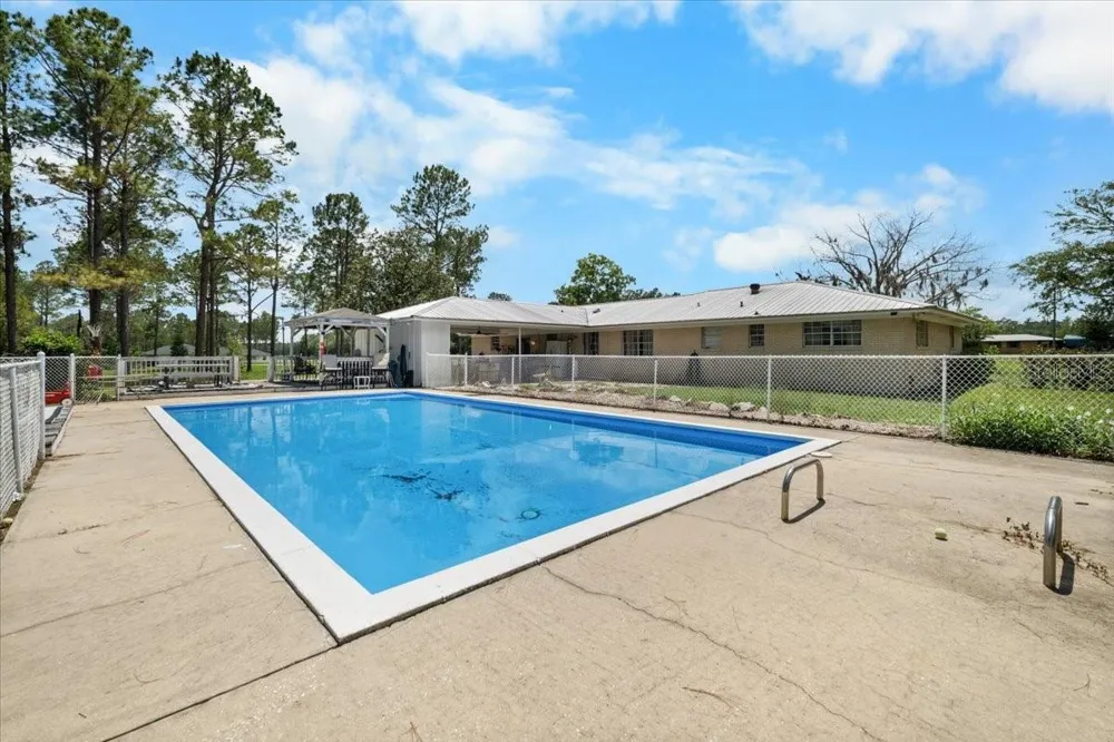 7422 S COUNTY ROAD 231 Lake Butler, FL 32054