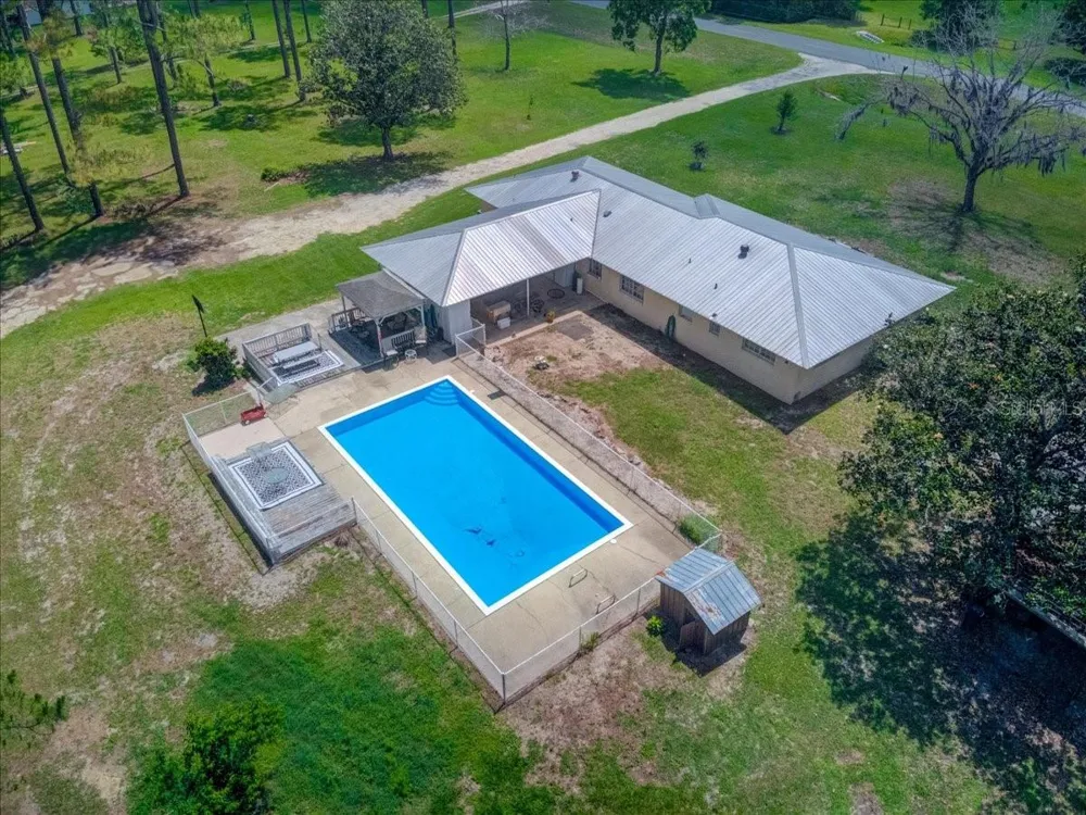 7422 S COUNTY ROAD 231 Lake Butler, FL 32054