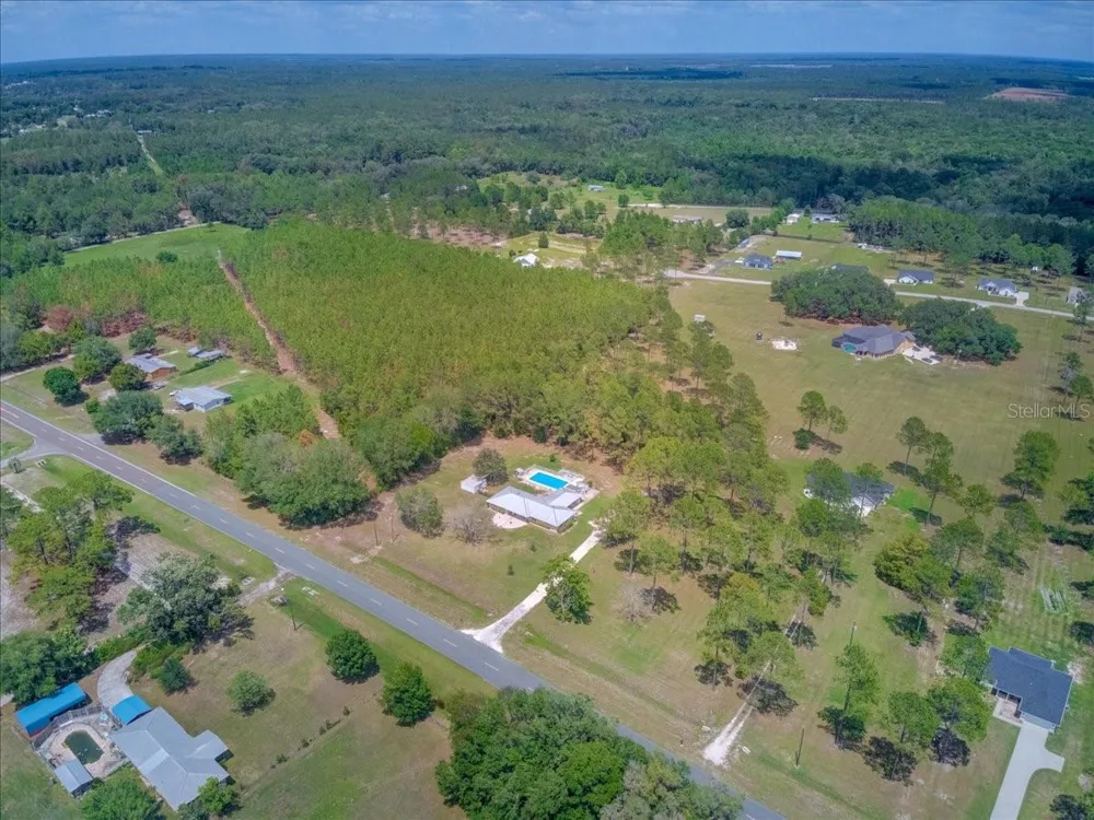 7422 S COUNTY ROAD 231 Lake Butler, FL 32054