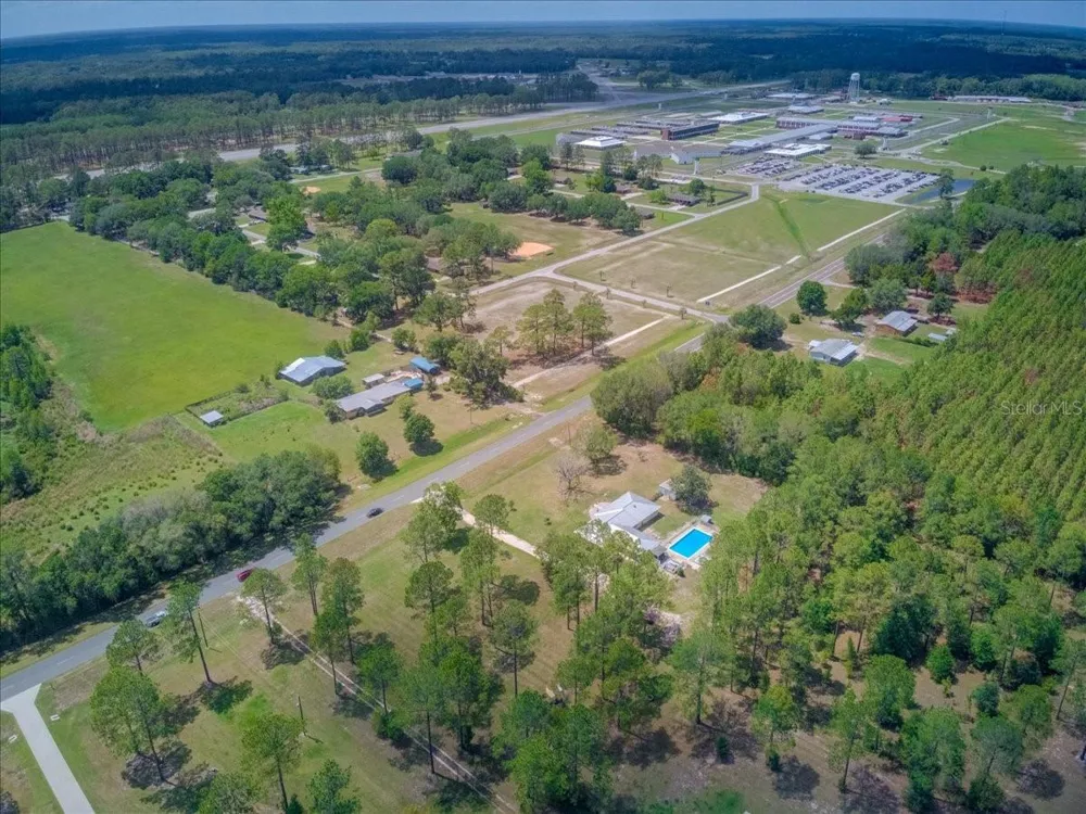 7422 S COUNTY ROAD 231 Lake Butler, FL 32054