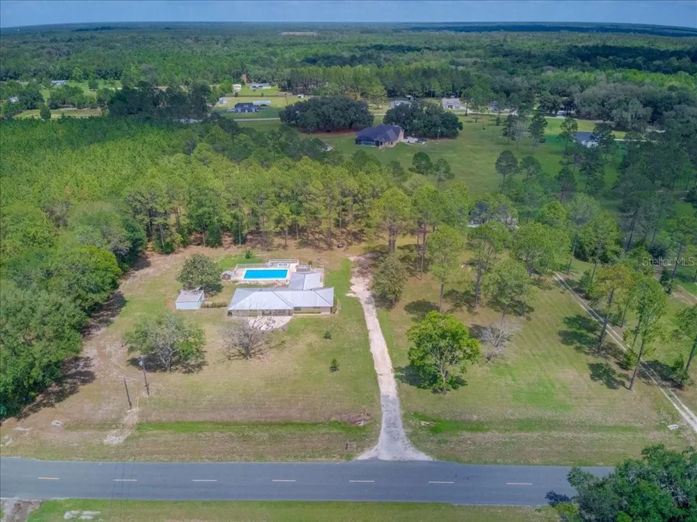 7422 S COUNTY ROAD 231 Lake Butler, FL 32054