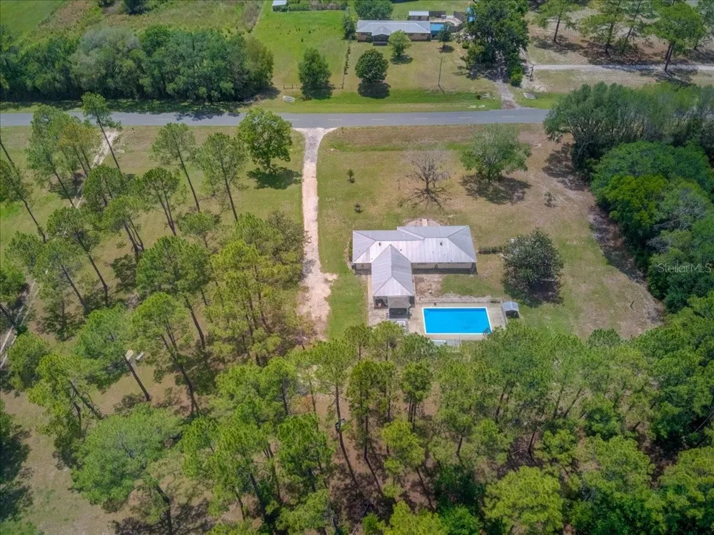 7422 S COUNTY ROAD 231 Lake Butler, FL 32054