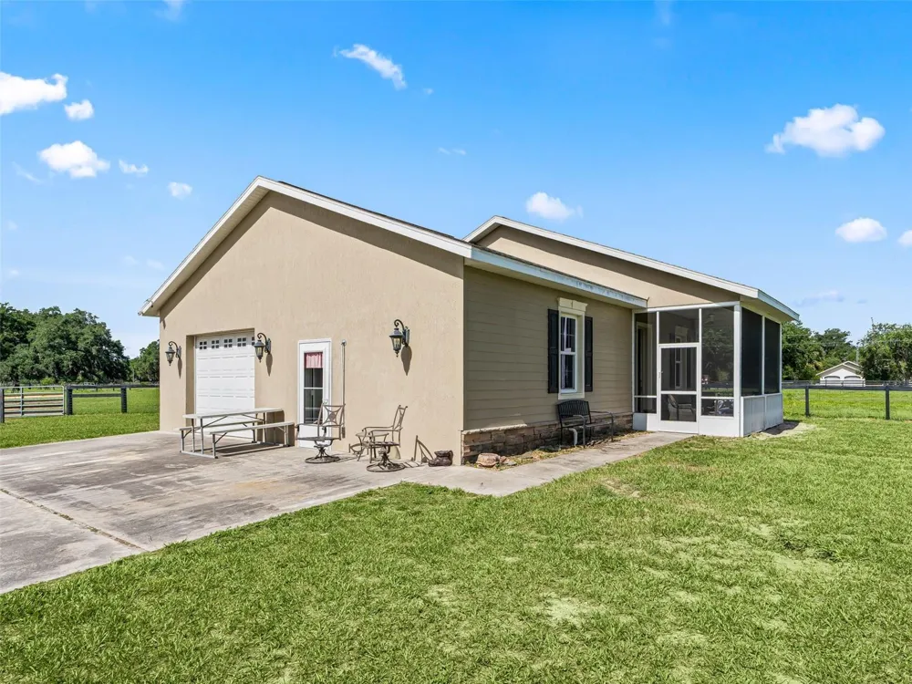 2223 CR 543 Sumterville, FL 33585