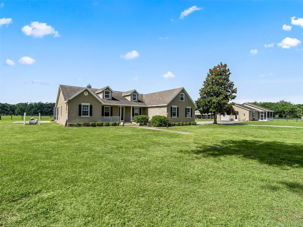 2223 CR 543 Sumterville, FL 33585