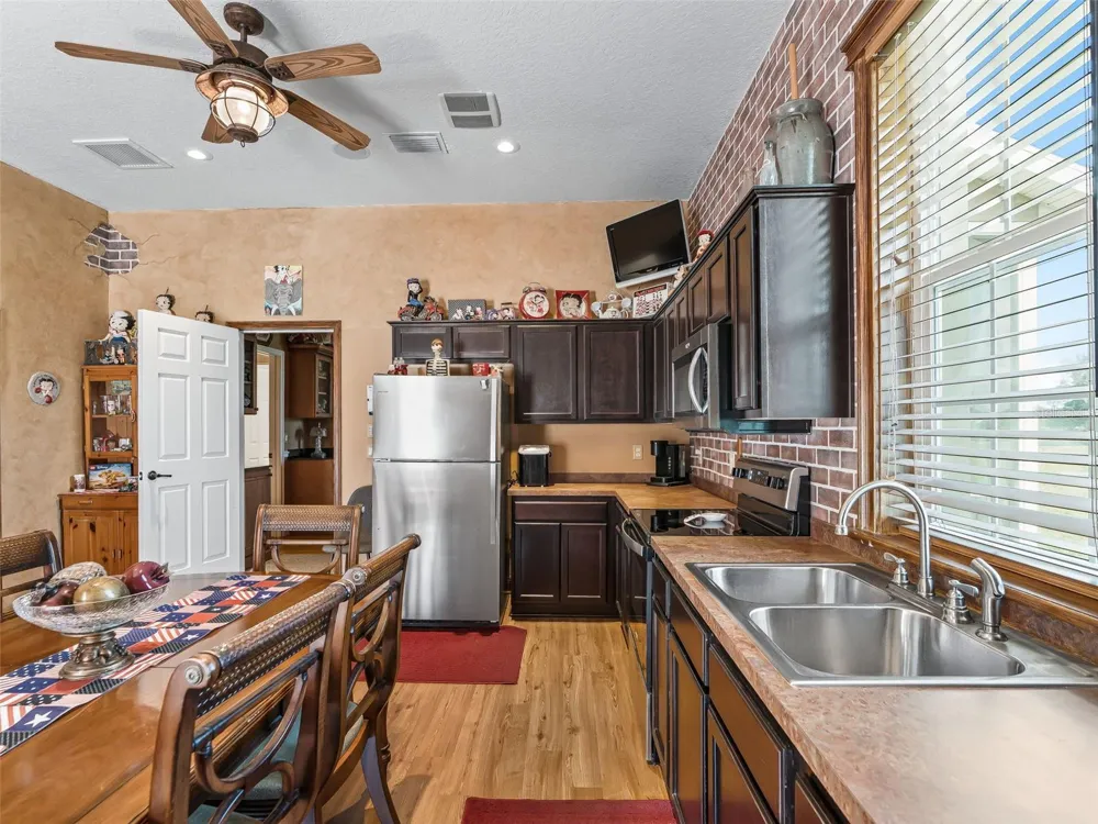 2223 CR 543 Sumterville, FL 33585