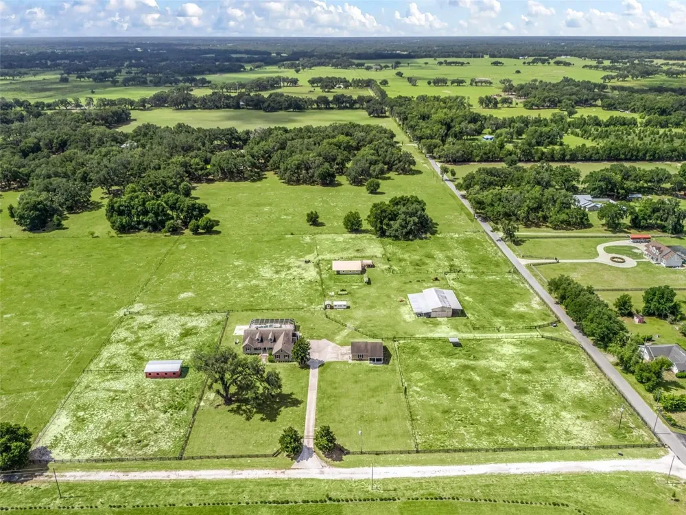 2223 CR 543 Sumterville, FL 33585