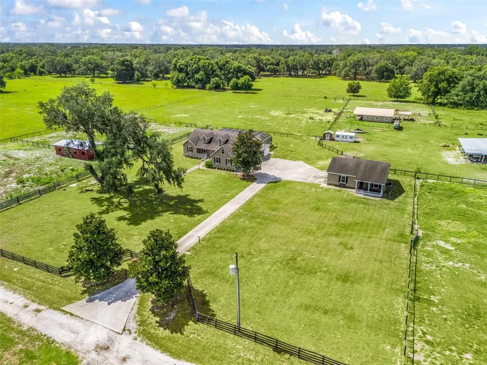 2223 CR 543 Sumterville, FL 33585