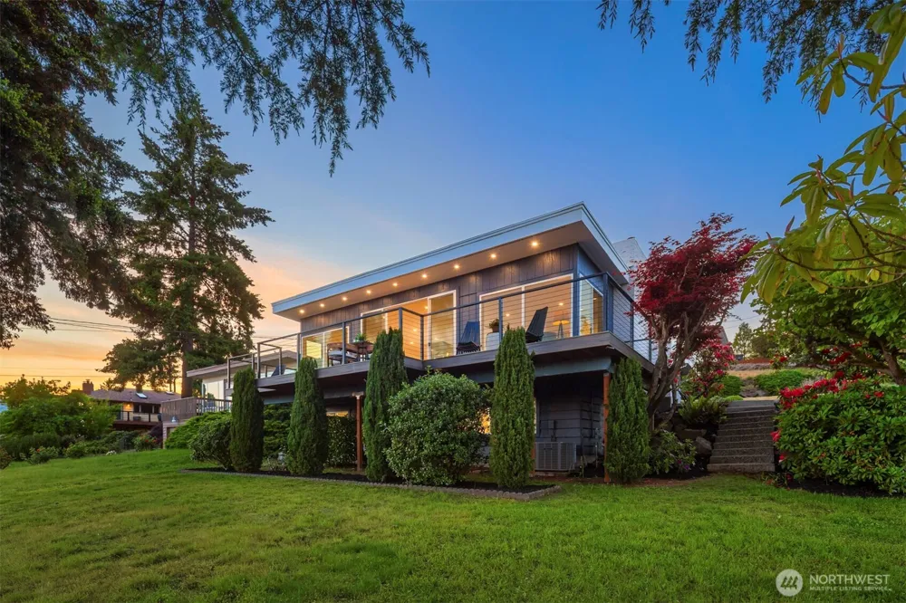 11988 Marine View Drive SW Burien, WA 98146