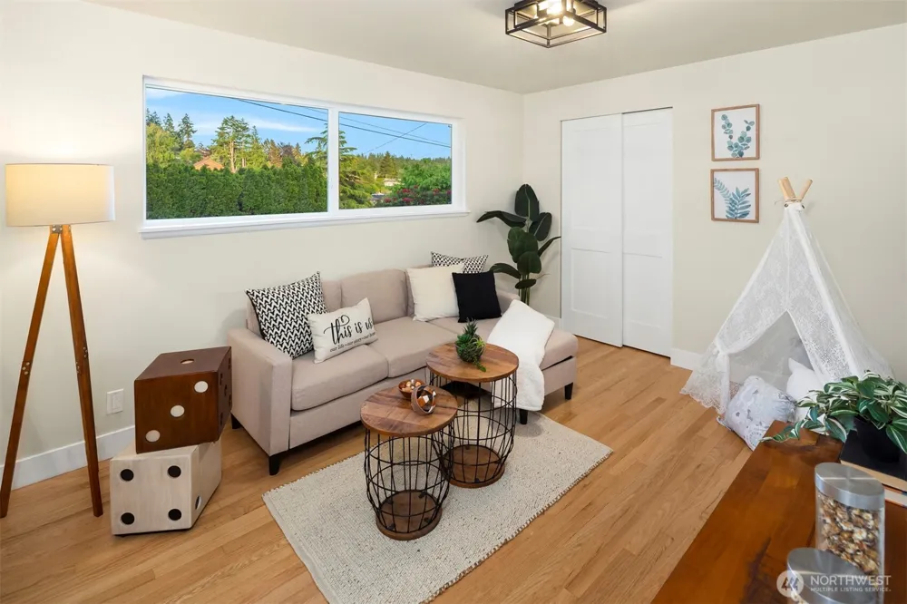 11988 Marine View Drive SW Burien, WA 98146