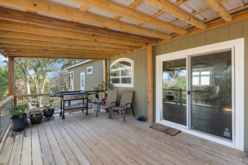 5040 County Road 320 Rockdale, TX 76567