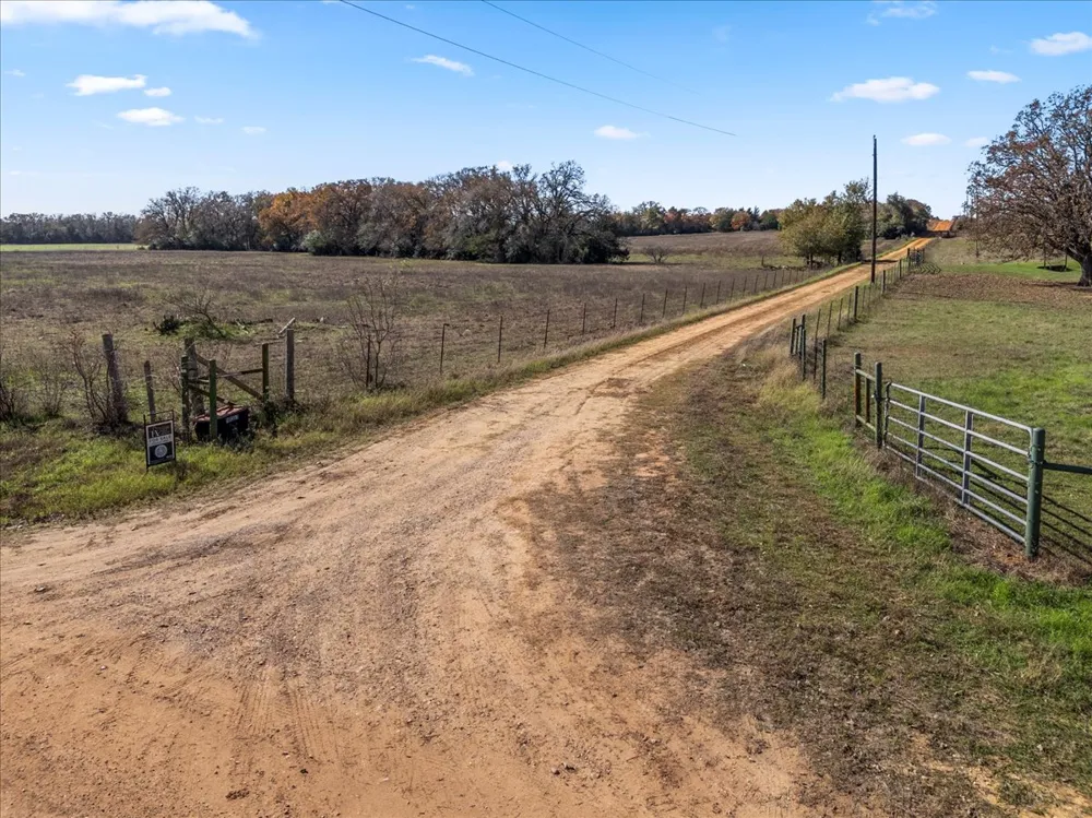 5040 County Road 320 Rockdale, TX 76567