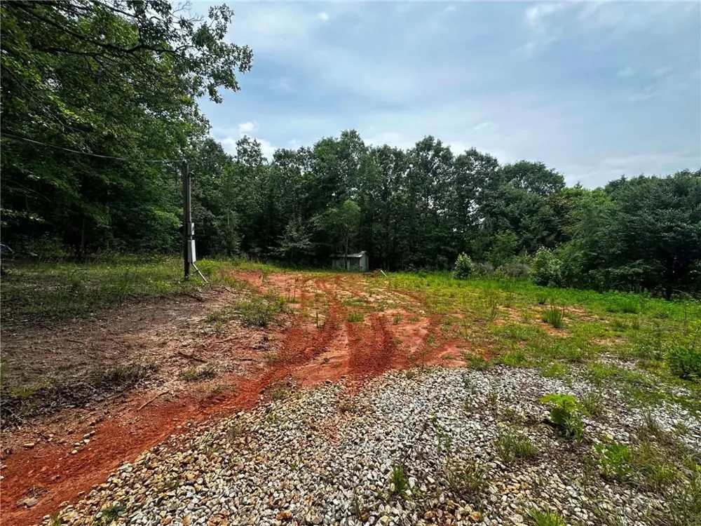 1957 Old Carnesville Road Commerce, GA 30530