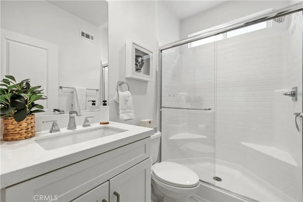 18135 Tableau Way Saugus, CA 91350