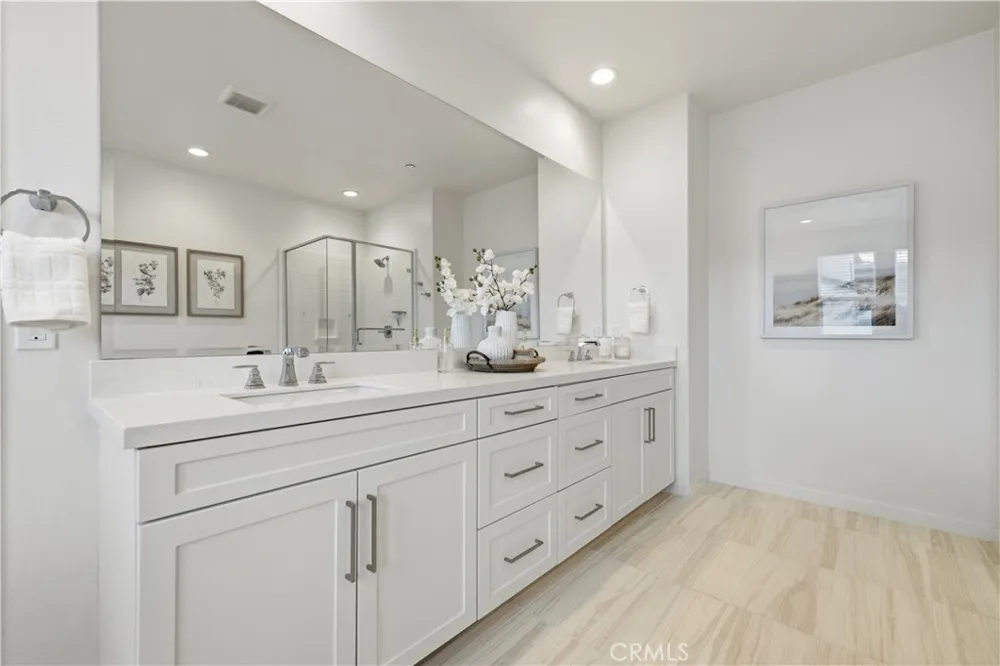 18135 Tableau Way Saugus, CA 91350
