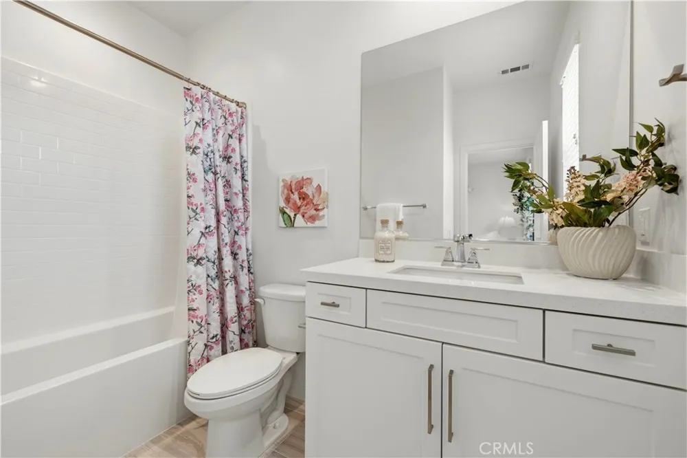 18135 Tableau Way Saugus, CA 91350