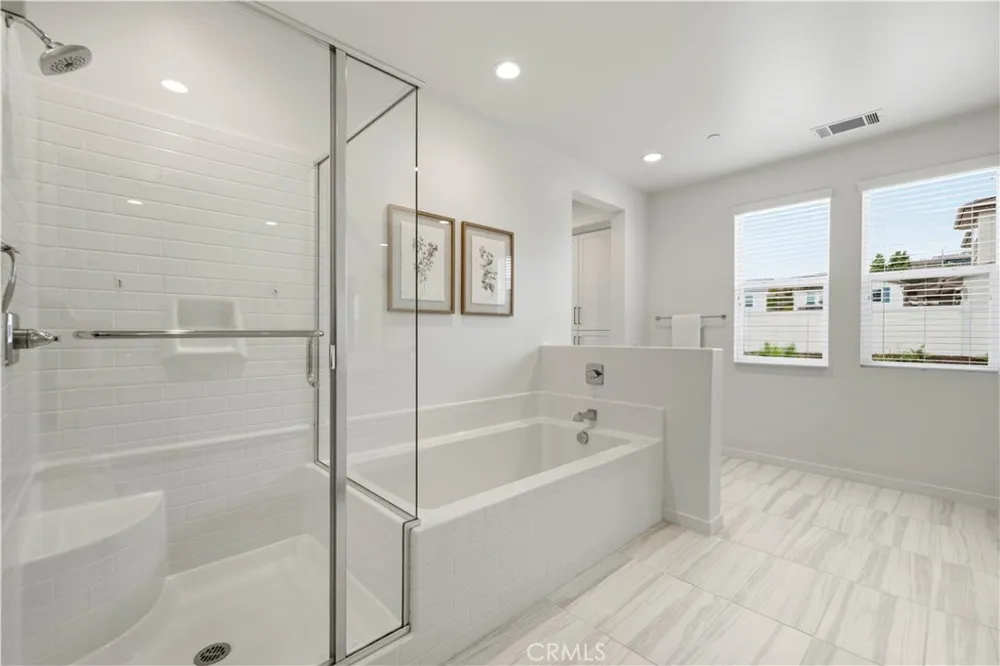 18135 Tableau Way Saugus, CA 91350