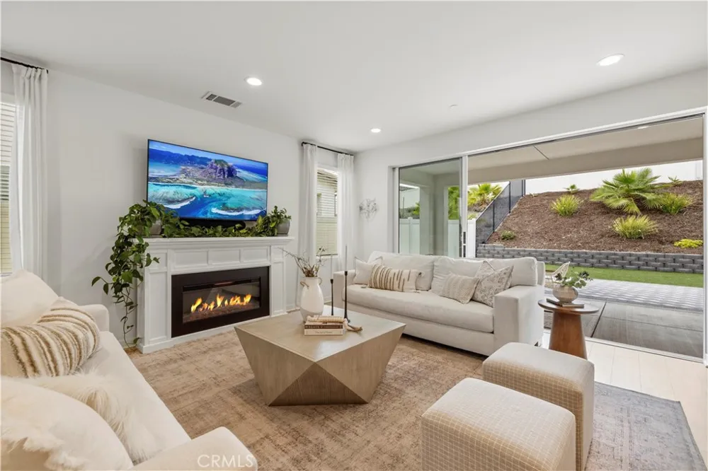 18135 Tableau Way Saugus, CA 91350
